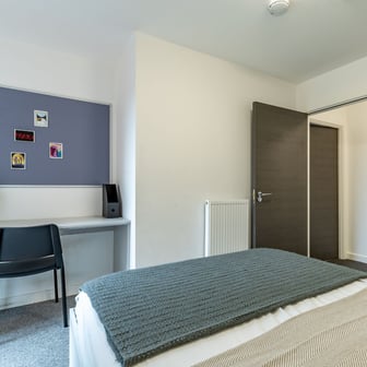 2 Bed Apartment En Suite - Image 4